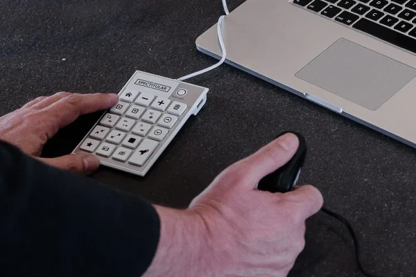 PAVÉ NUMÉRIQUE | Panthea | 2018 | © Graz Diez